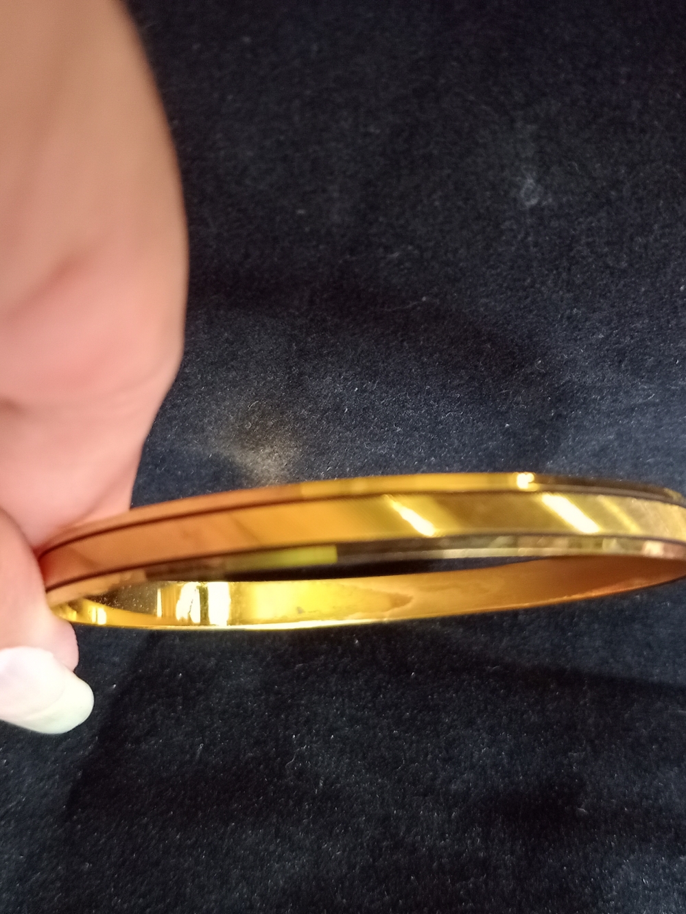 Sleek Gold Tone Single Bangle Bracelet With Thin Black Trim Lines